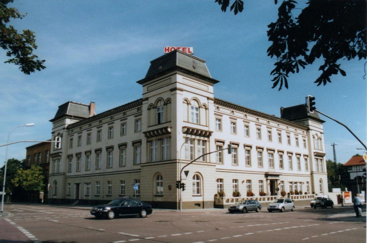 Hotel "Stadt Koethen" Koethen  Exterior foto